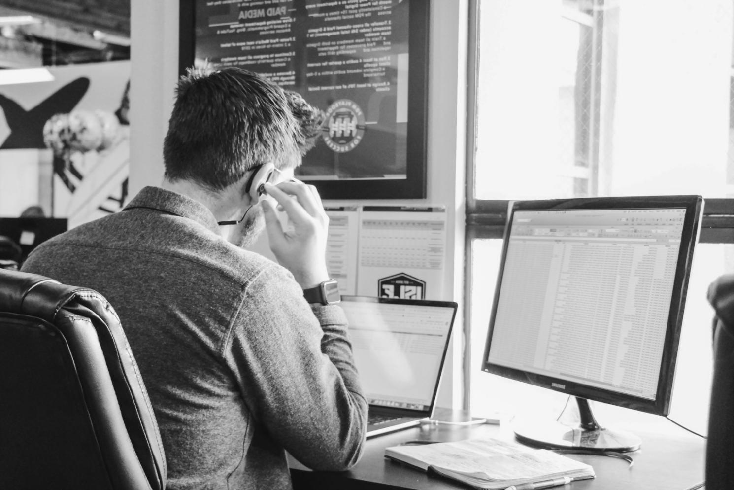 Teamarbeit und gemeinsame Problemlösung in der Finanzanalyse